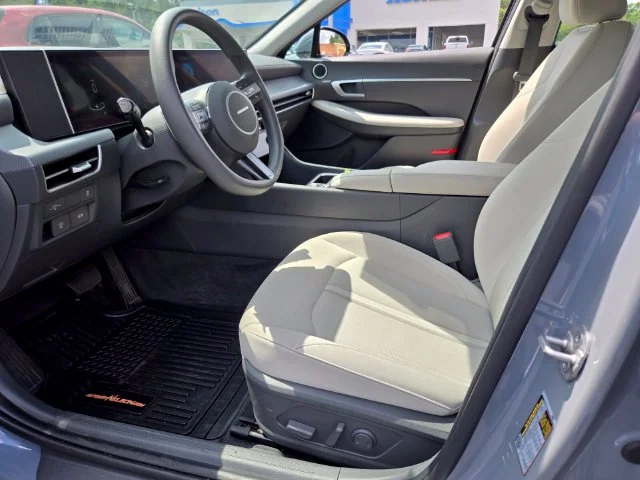 Used 2025 Blue Hyundai SEL image 10