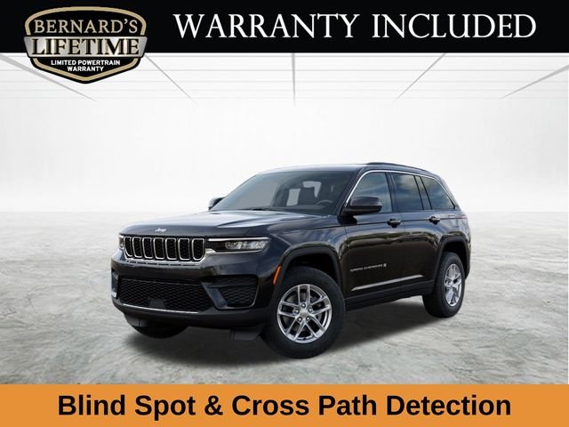 New 2026 Diamond Black Crystal Pearlcoat Jeep Laredo X image 1