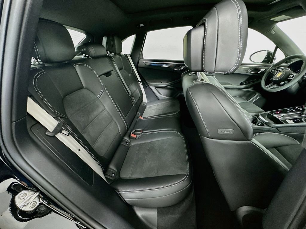 Pre-Owned 2026 Porsche Macan GTS, photo 28
