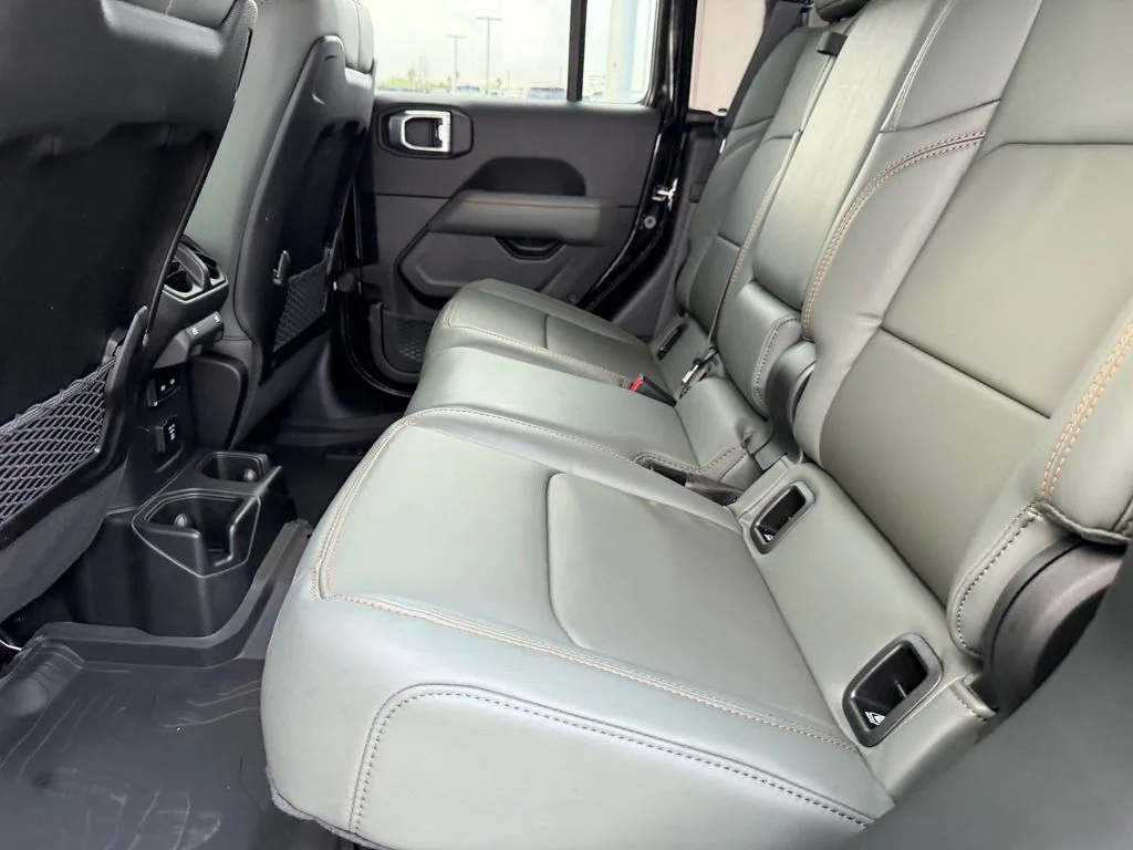 New 2026 Black Clear-Coat Exterior Paint Jeep Mojave X image 11