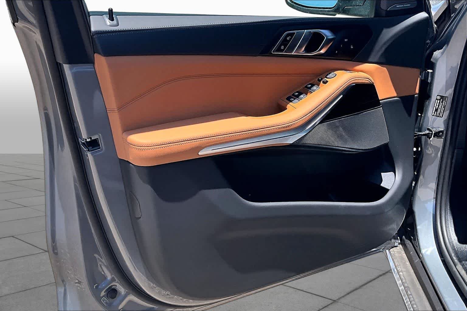 New 2026 Skyscraper Grey Metallic BMW xDrive40i image 10
