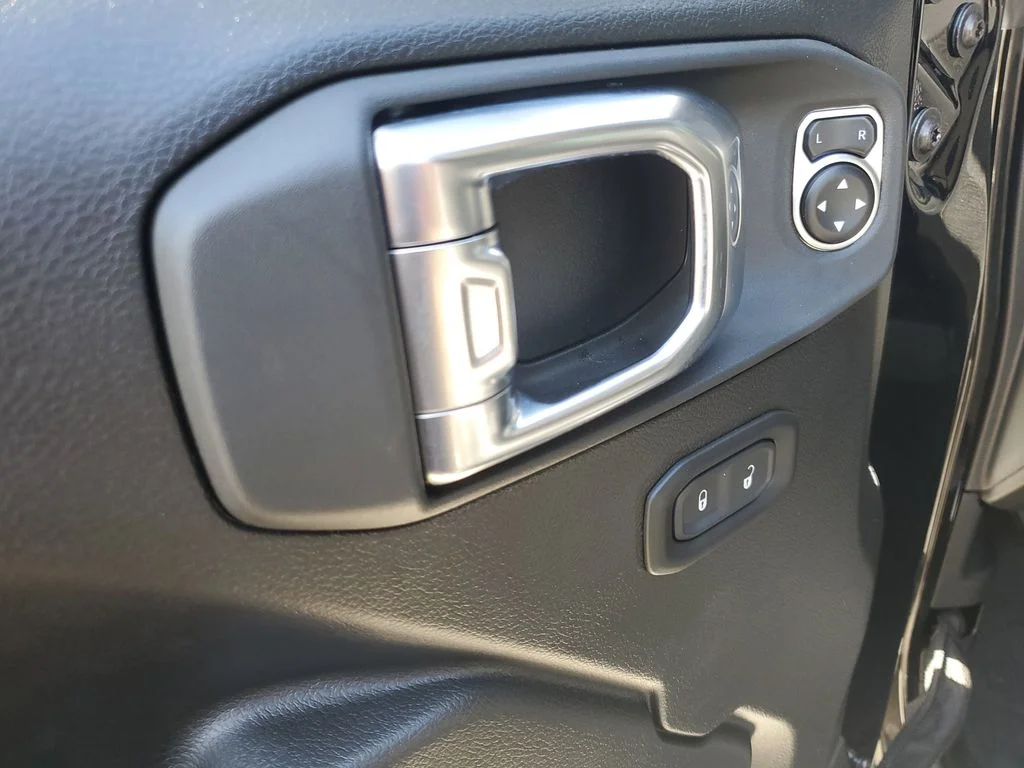 Used 2025 Black Jeep Rubicon image 8