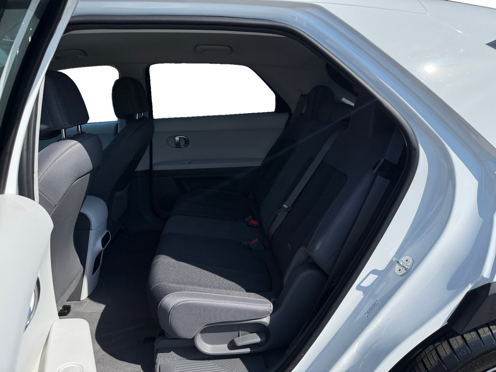 Used 2024 Atlas White Hyundai SE Standard Range image 16