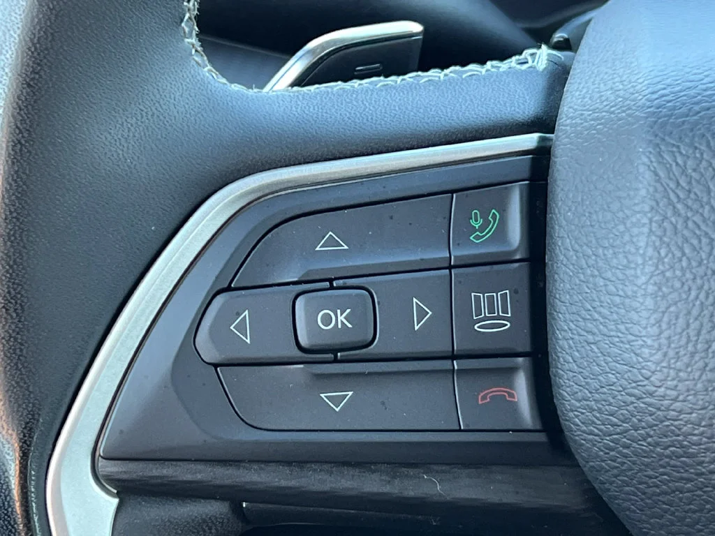 Used 2023 Black Jeep Laredo image 20