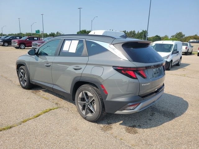 Used 2025 Gray Hyundai SEL image 23