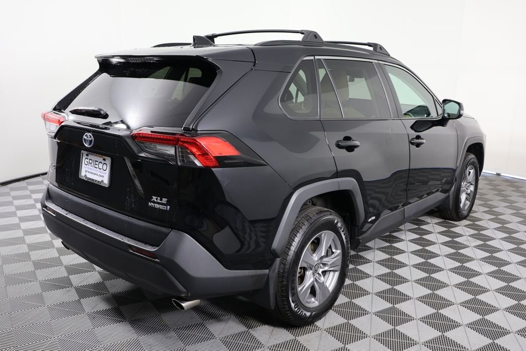 Used 2022 Black Toyota XLE image 8