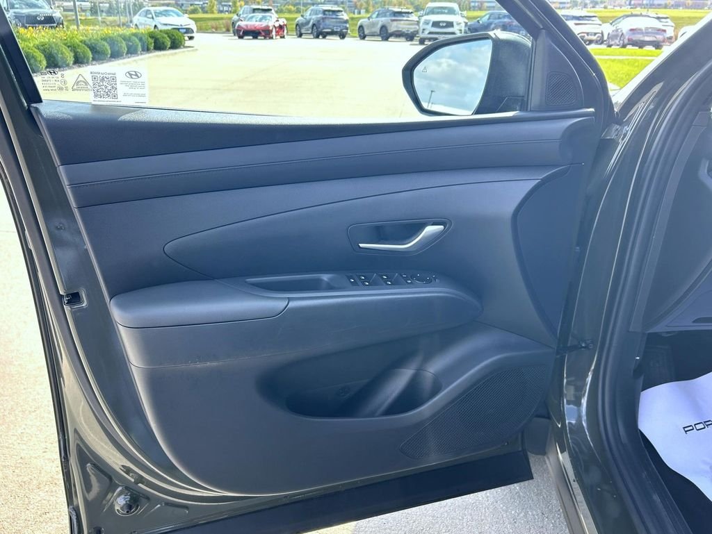 2025 Hyundai Santa Cruz SE - Photo 11