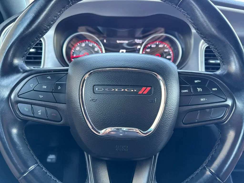 Used 2022 White Dodge SXT RWD image 24