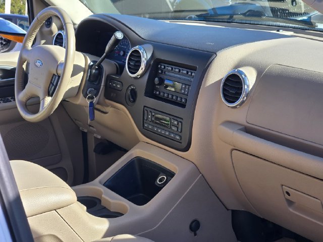 Used 2004 White Ford Eddie Bauer image 9