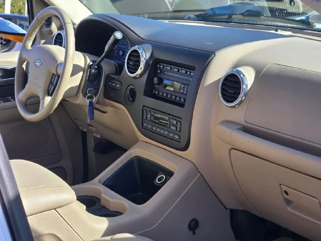 Used 2004 White Ford Eddie Bauer image 9