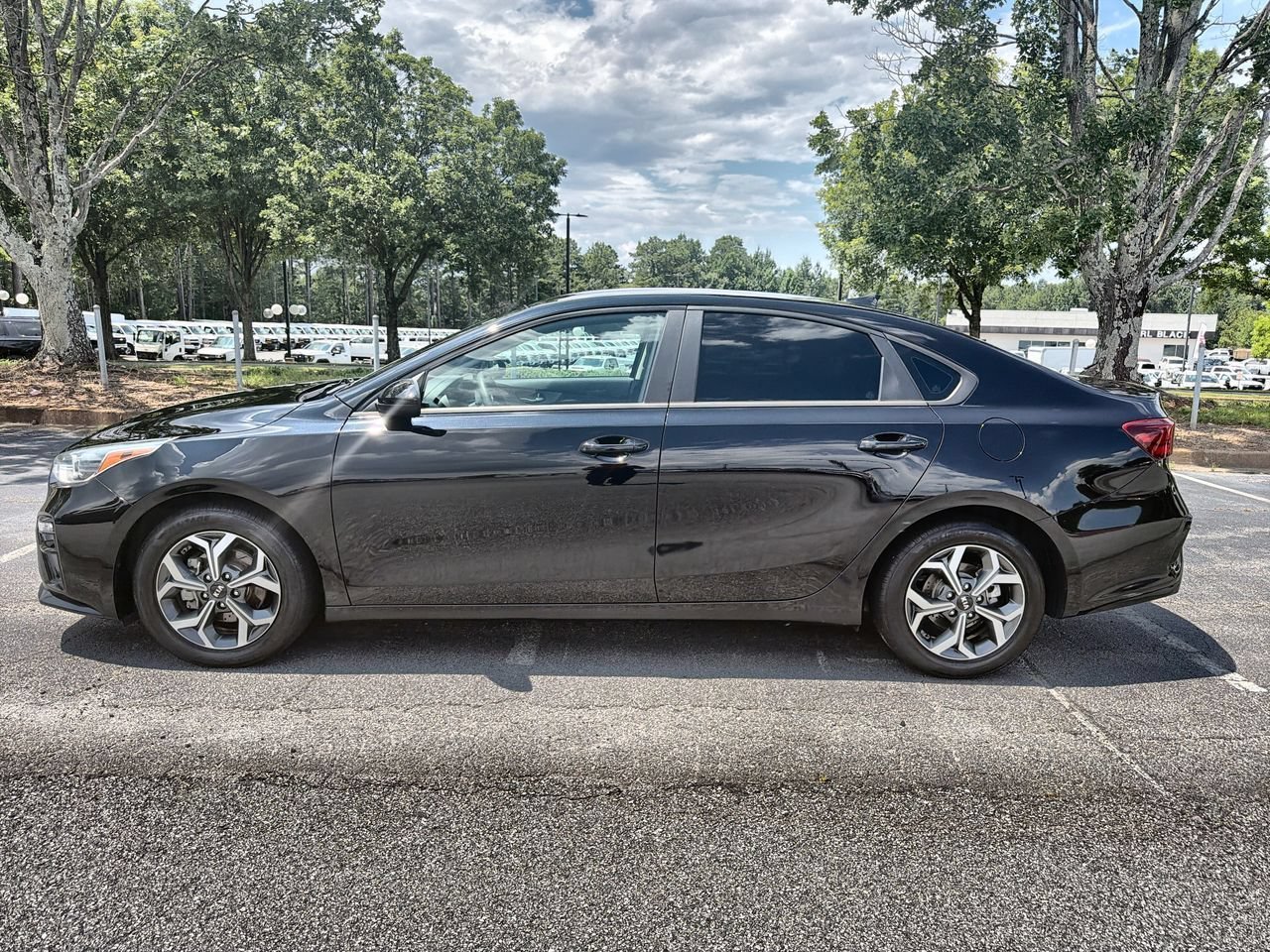 Used 2021 Black Kia LXS image 5