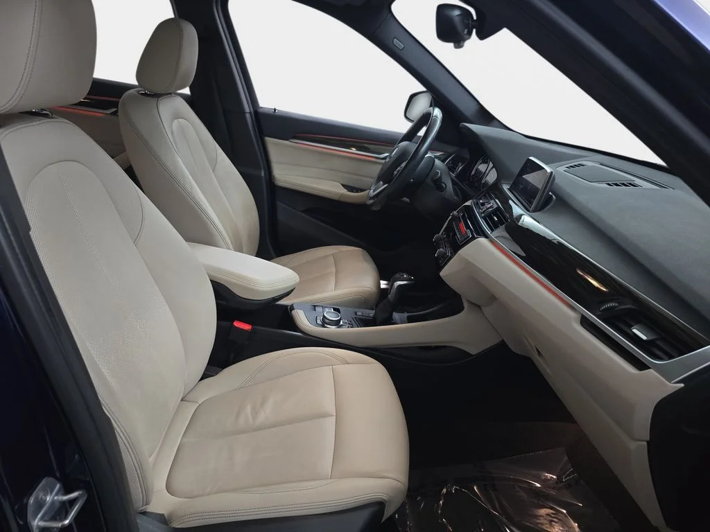 Used 2019 Mediterranean Blue Metallic BMW xDrive28i image 10