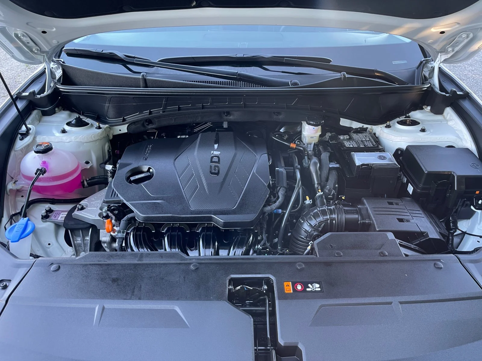 Certified Used 2025 White Hyundai SEL Convenience image 18