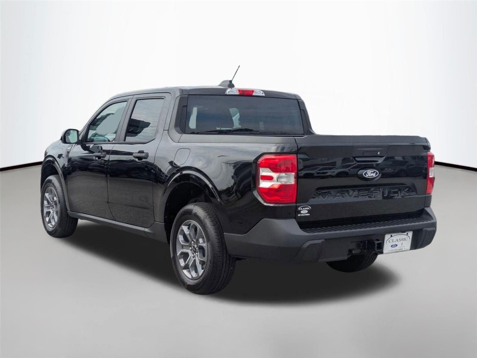 New 2026 Shadow Black Ford XLT image 7