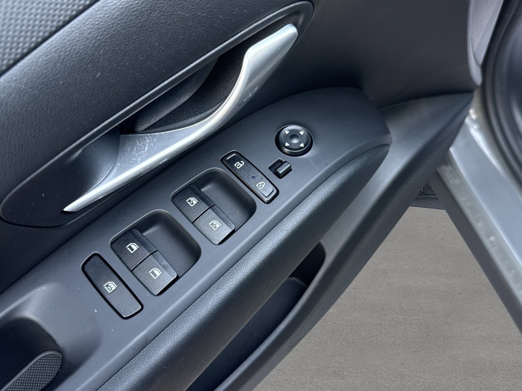 Used 2024 Hampton Gray Hyundai SEL image 17