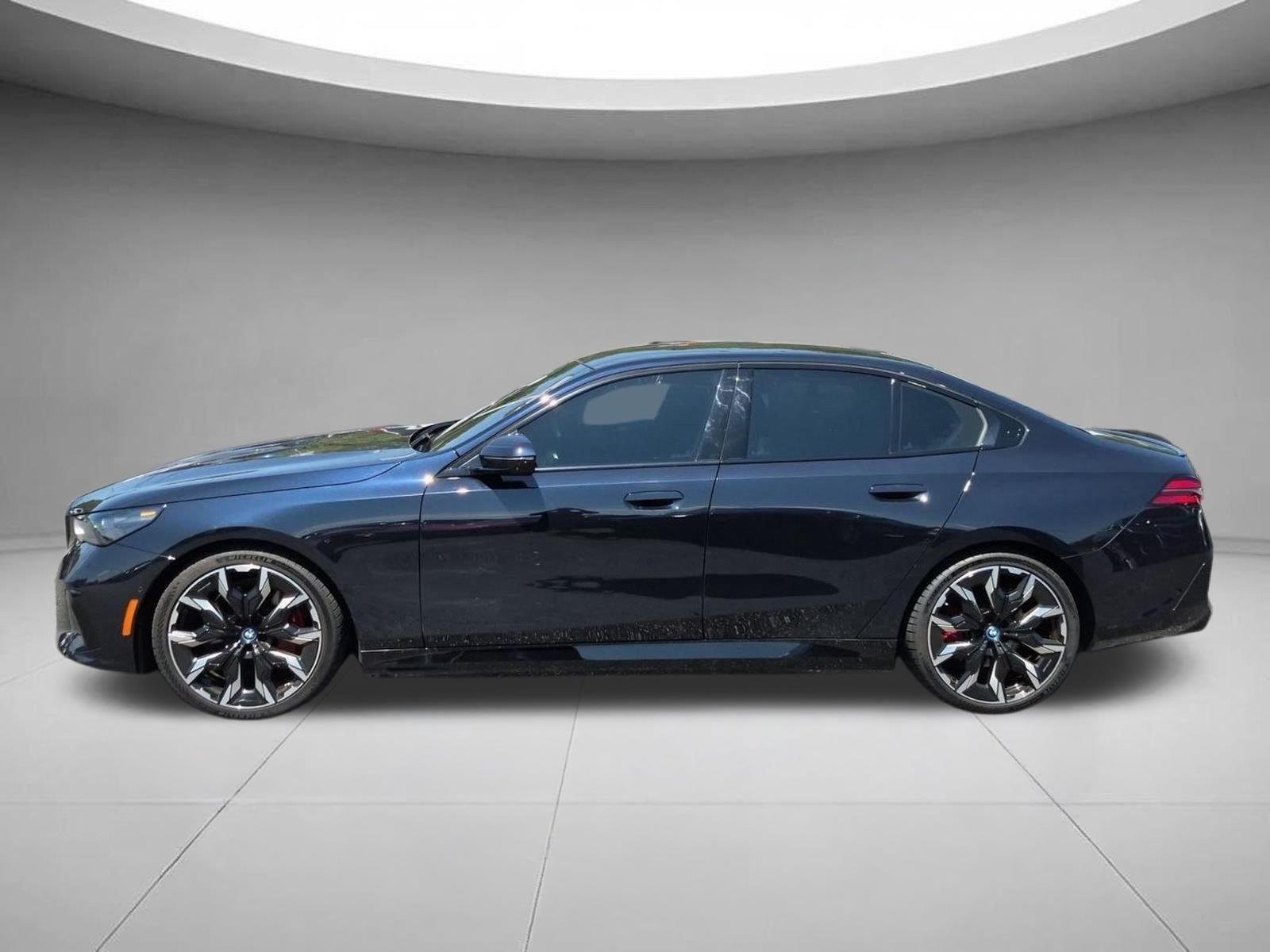 Used 2025 Carbon Black Metallic BMW xDrive40 image 2