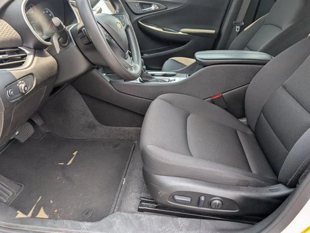 Used 2025 Summit White Chevrolet LT image 14