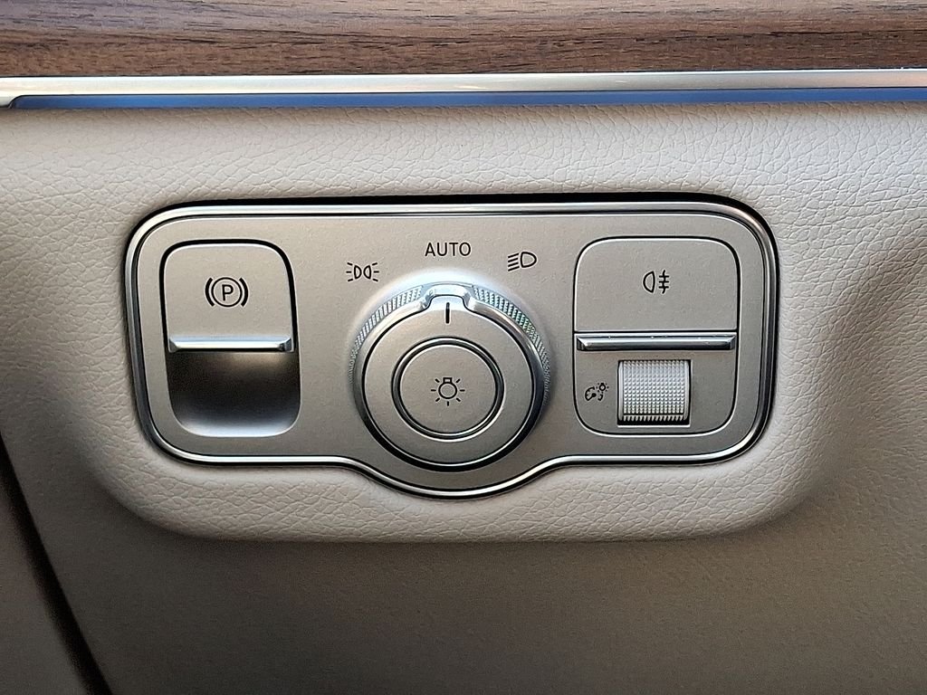 Certified Used 2026 White Mercedes-Benz GLE 350 image 27