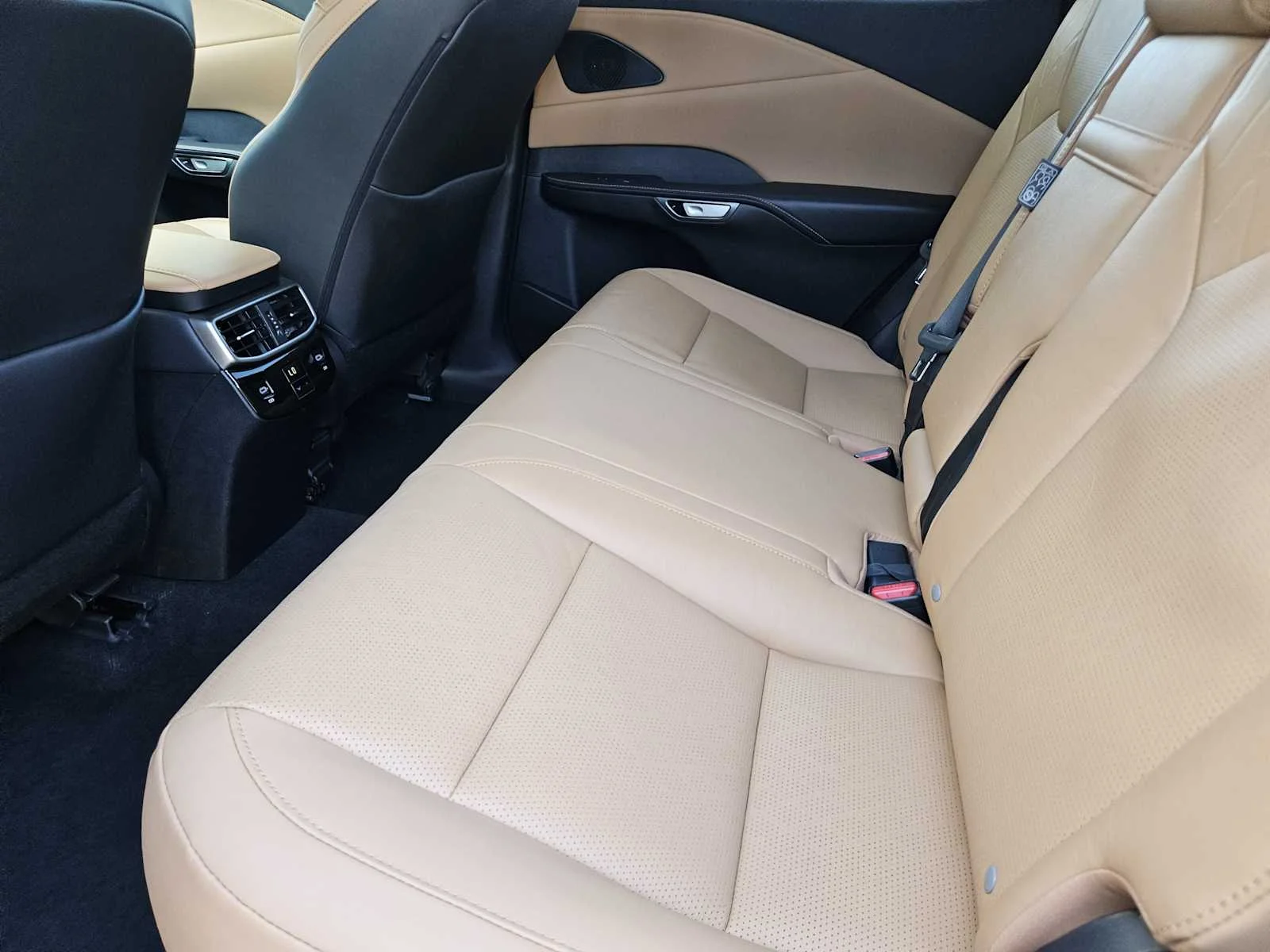 Certified Used 2024 COPPER CREST Lexus Premium Plus image 22