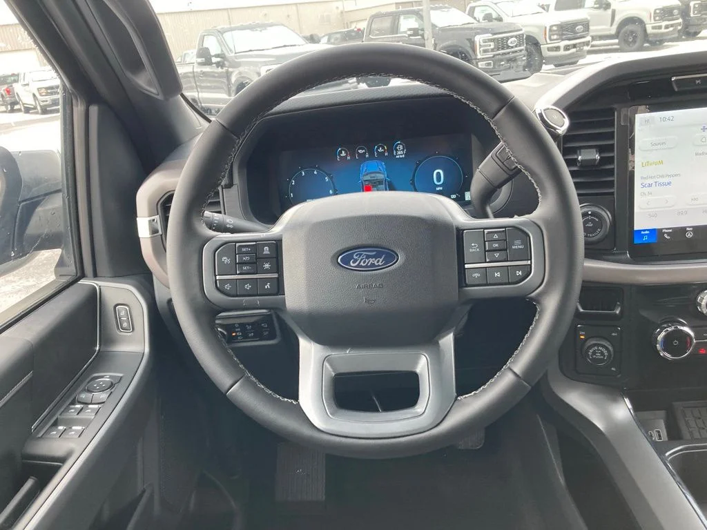 Used 2025 Gray Ford XLT image 31