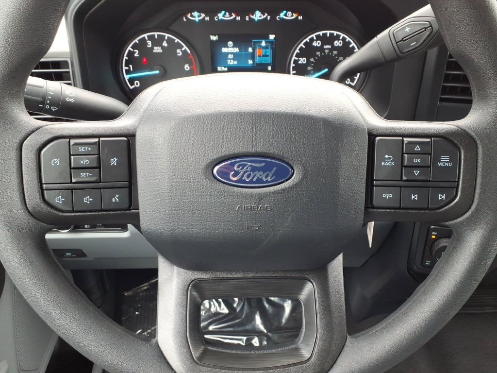 New 2027 Oxford White Ford F-250® XLT image 11