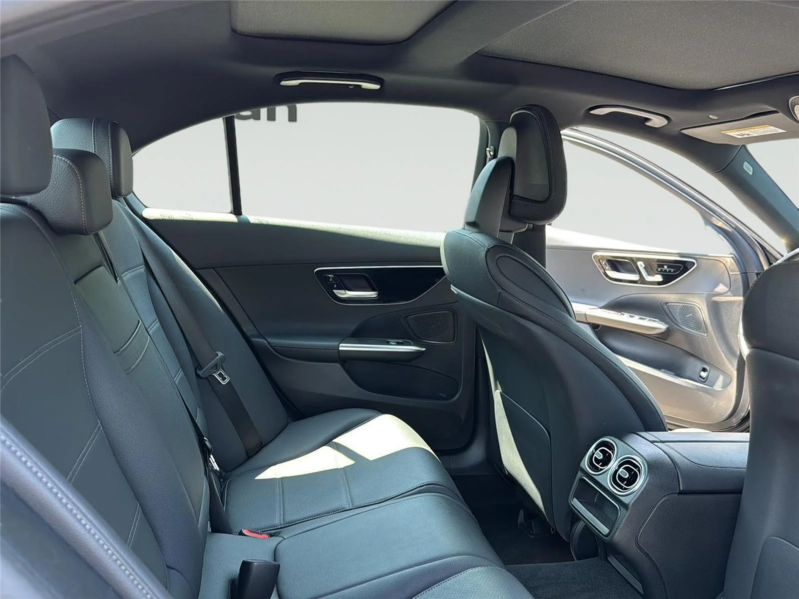 2025 Mercedes-Benz C-Class Sedan C 300 - Photo 30