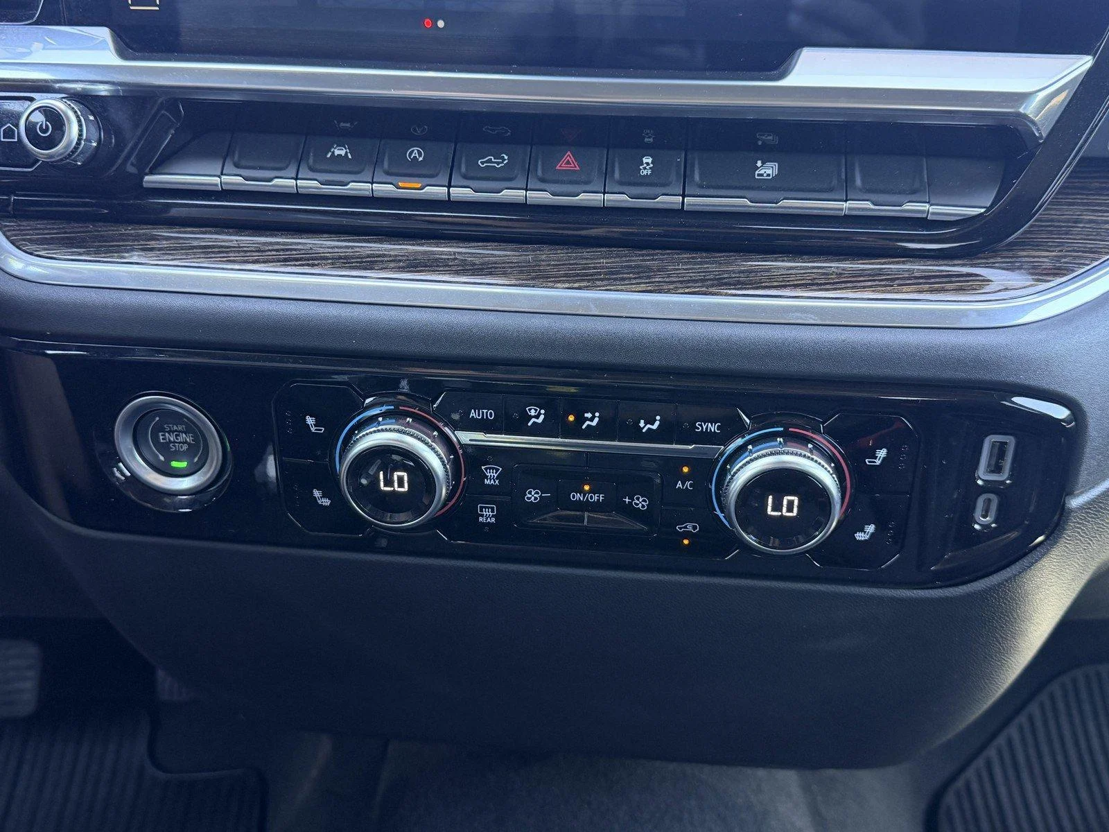 Used 2022 Summit White GMC SLE image 19