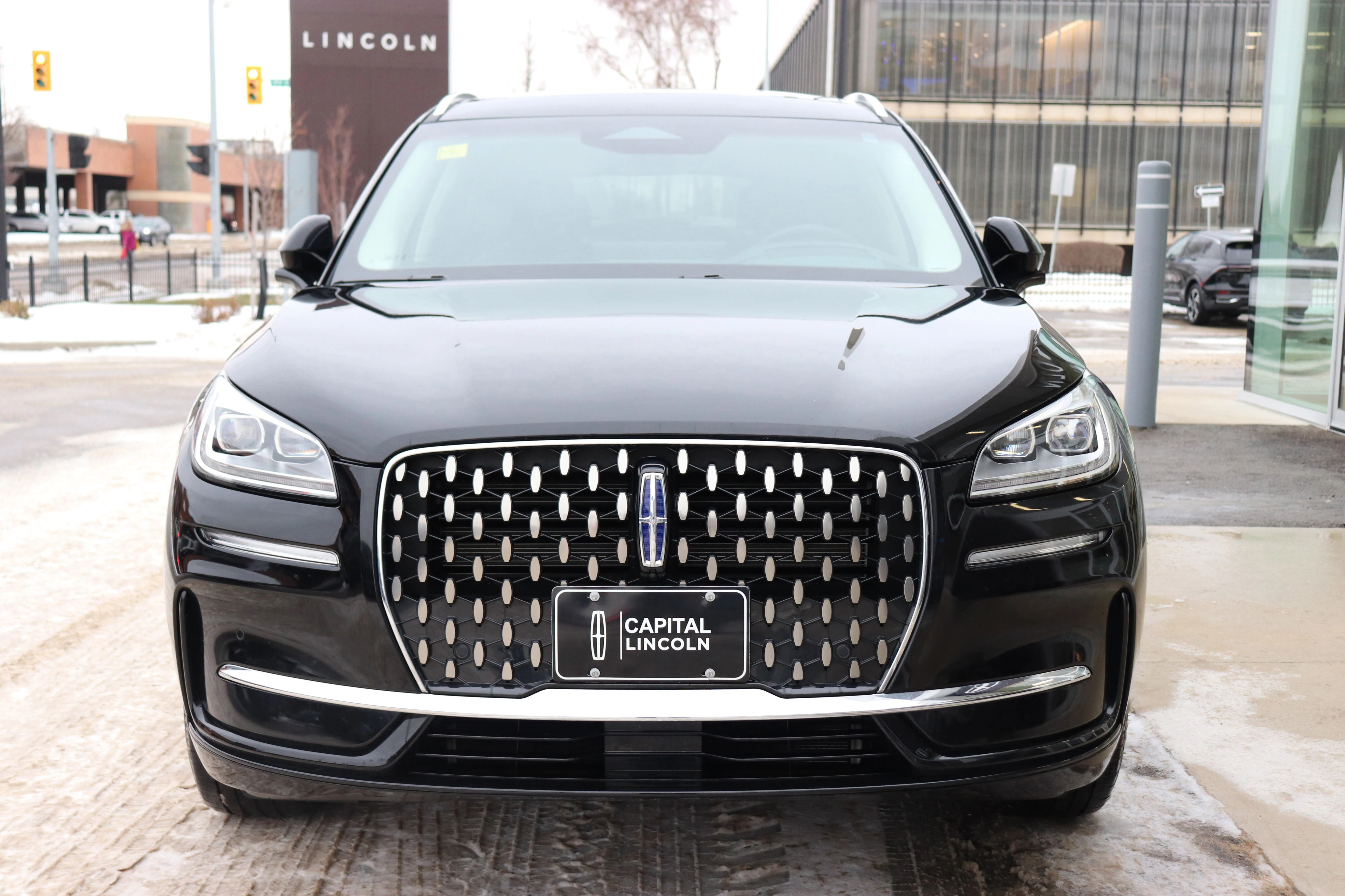 New 2024 INFINITE BLACK METALLIC Lincoln Grand Touring image 2