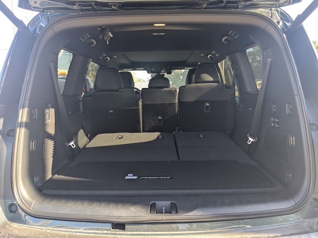 2025 Nissan Armada PRO-4X - Photo 11