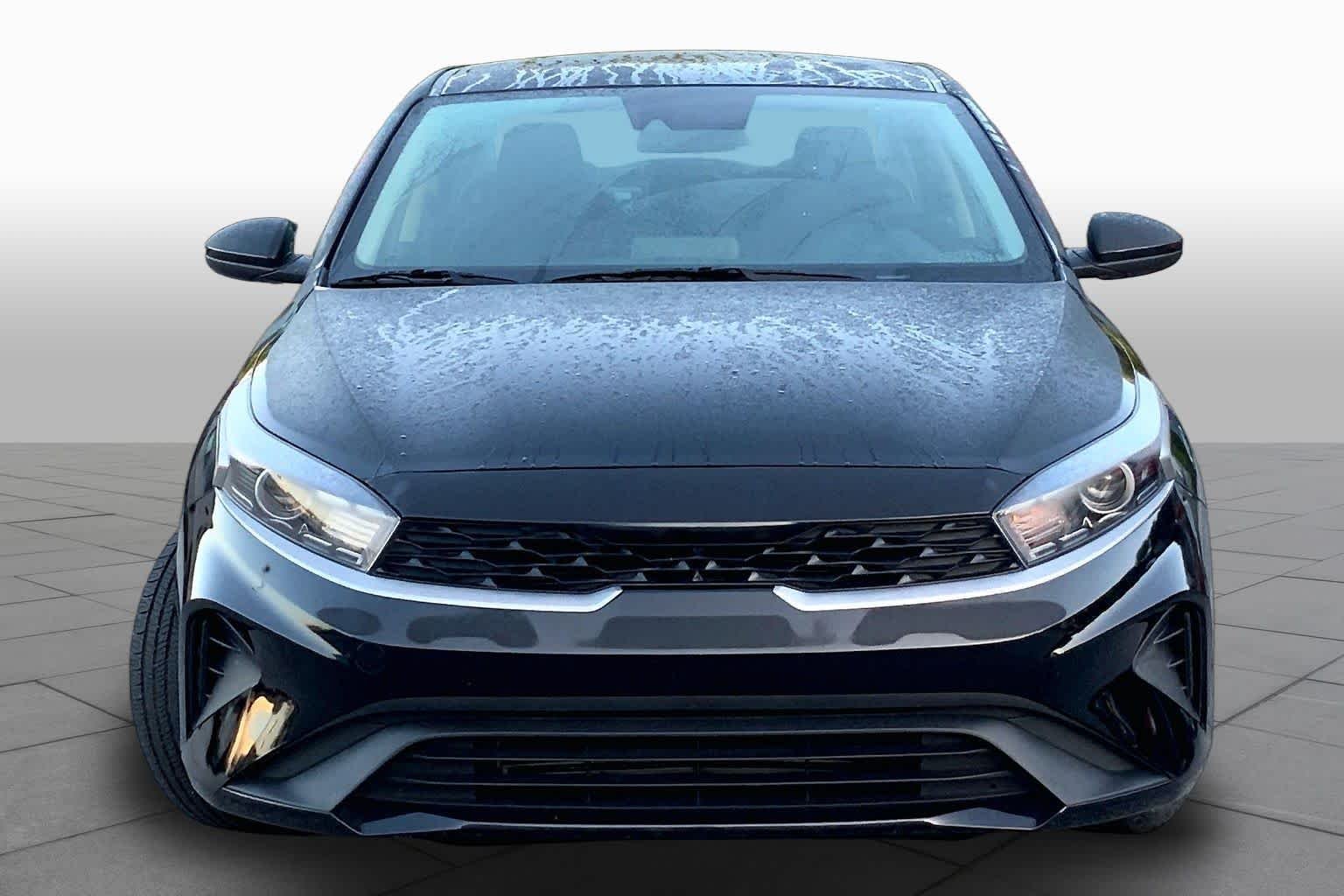 Used 2023 Aurora Black Kia LXS image 4