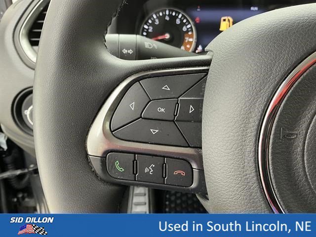Used 2022 Graphite Gray Jeep Latitude image 9