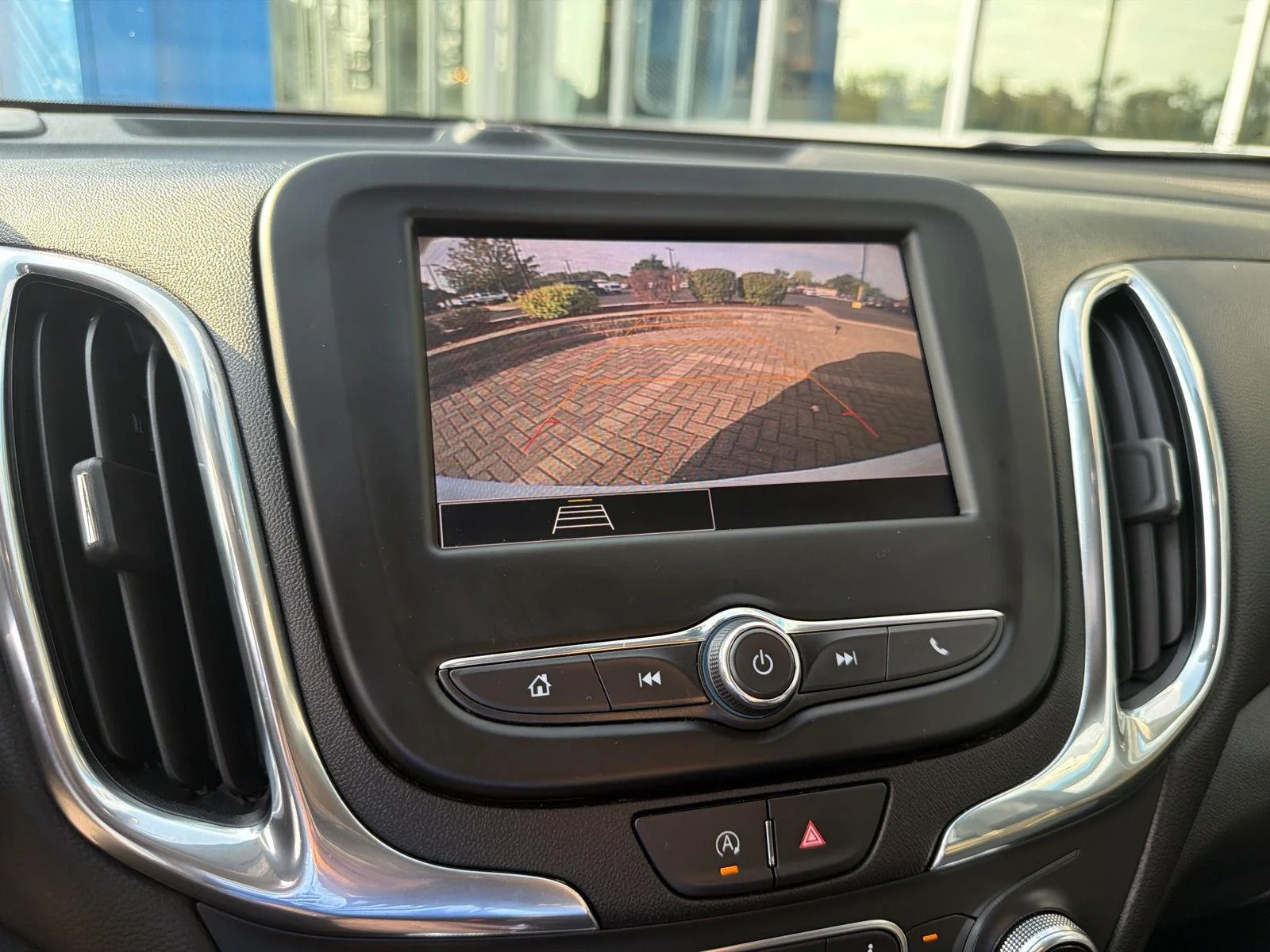Used 2022 Summit White Chevrolet LT image 26