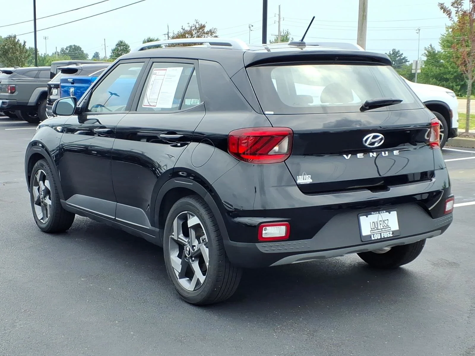 Used 2025 Onyx Black Hyundai SEL image 5