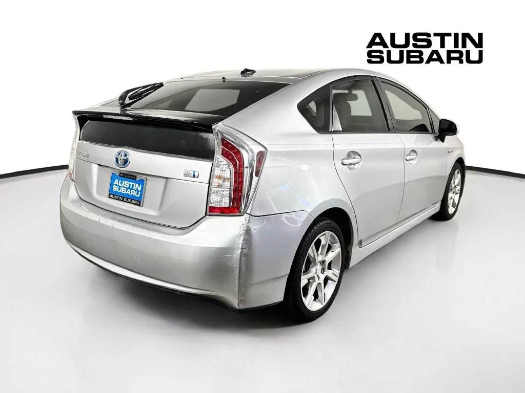 Used 2014 Silver Toyota Three image 7