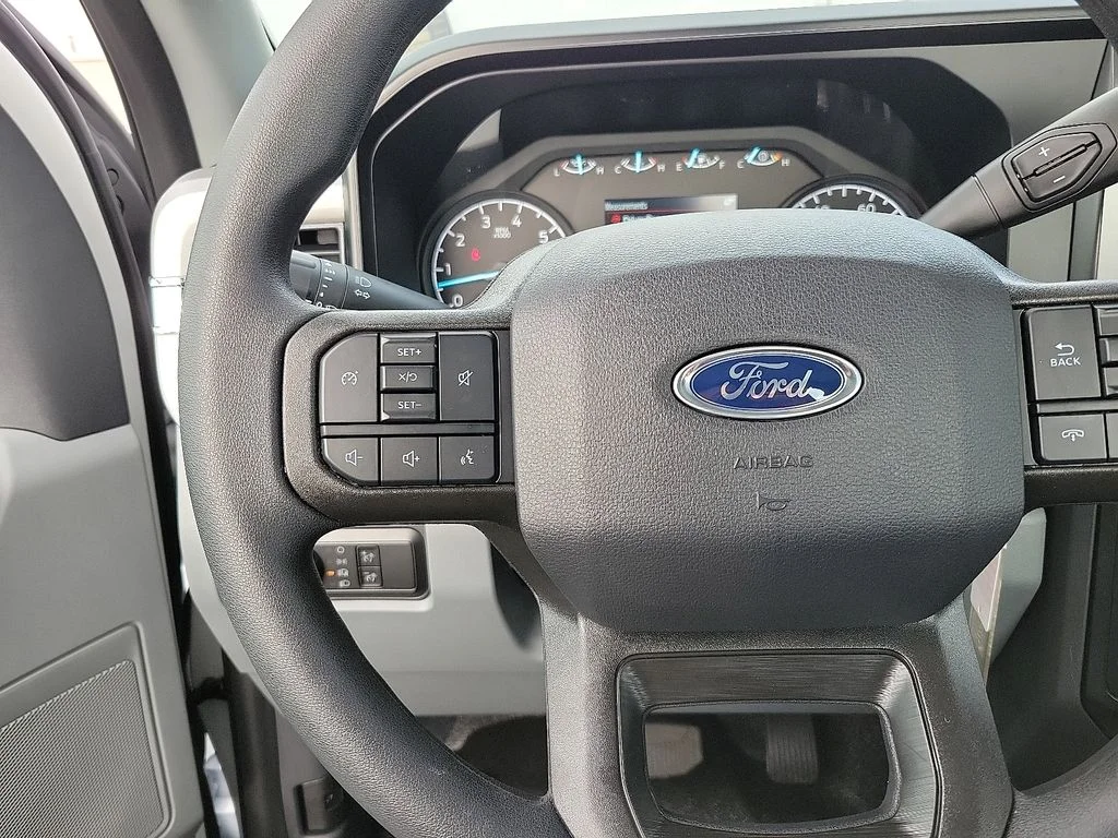 New 2026 Oxford White Ford F-250® XL image 18