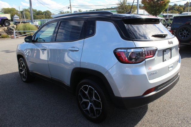 Used 2025 Silver Jeep Limited image 27