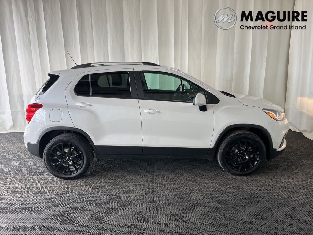 Used 2022 Chevrolet Trax LT with VIN KL7CJPSM3NB567718 for sale in Grand Island, NY