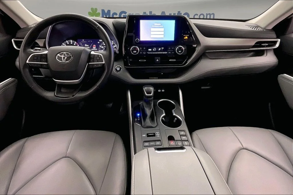 Used 2023 Beige Toyota XLE image 20