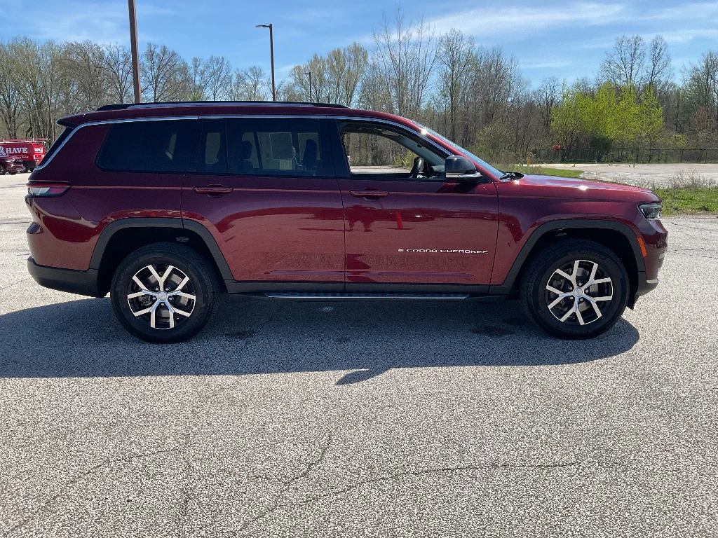 Certified Used 2023 DELMONICO RED Jeep Limited image 4