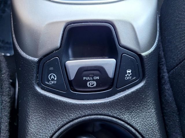 Used 2021 Gray Jeep Latitude image 18
