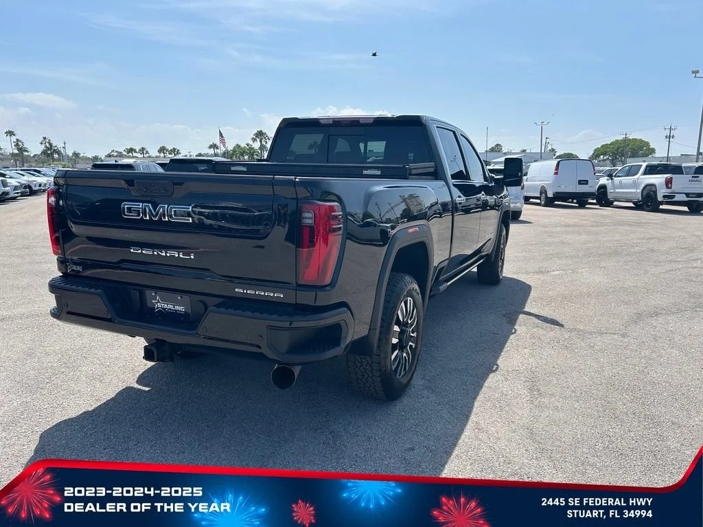 Used 2025 Onyx Black GMC Denali Ultimate image 5