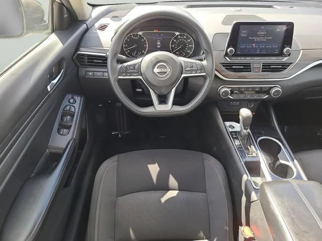 Used 2024 Silver Nissan 2.5 SV image 17