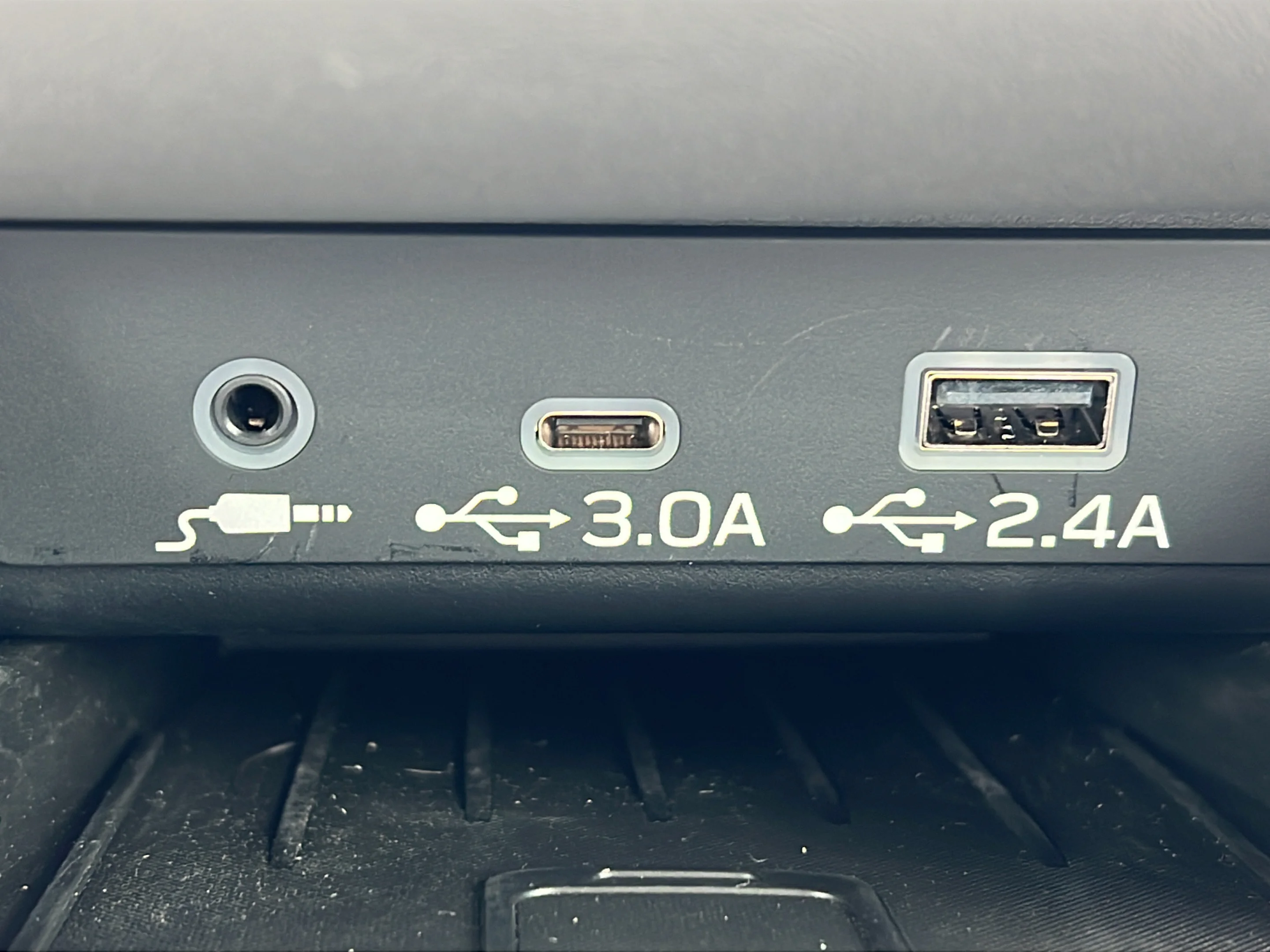 Used 2025 Ice Silver Metallic Subaru Onyx Edition image 18