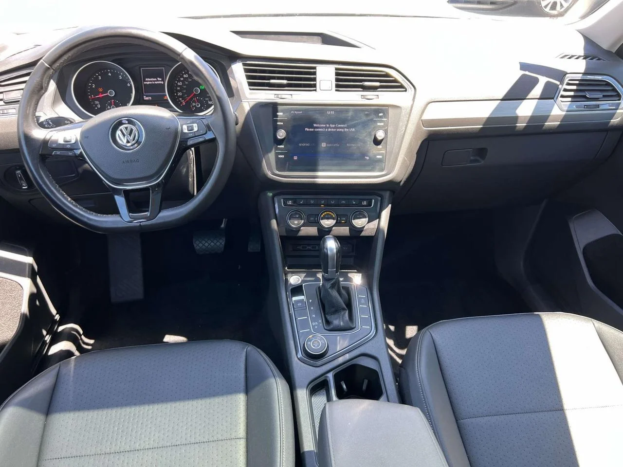 Used 2019 Platinum Gray Metallic Volkswagen 2.0T SE image 27