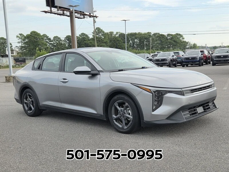 Used 2025 Steel Gray KIA LXS FWD image 5