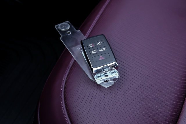 2026 Land Rover Range Rover SE - Photo 69