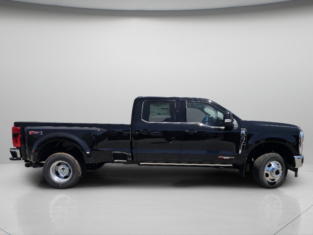 New 2026 Agate Black Metallic Ford LARIAT image 28
