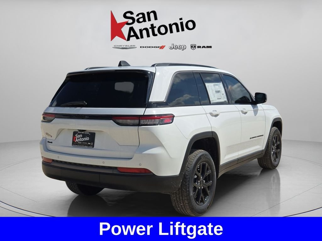 New 2026 Bright White Clear-Coat Exterior Paint Jeep Altitude image 14