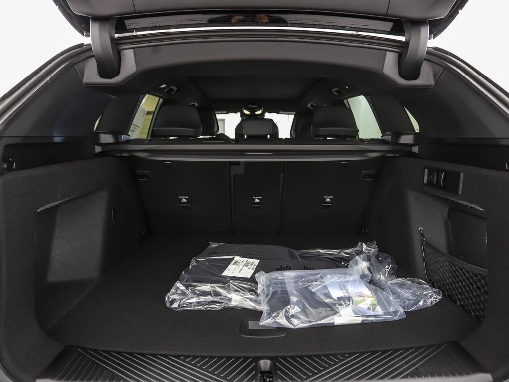 New 2026 Black Sapphire Metallic BMW 30 xDrive image 24