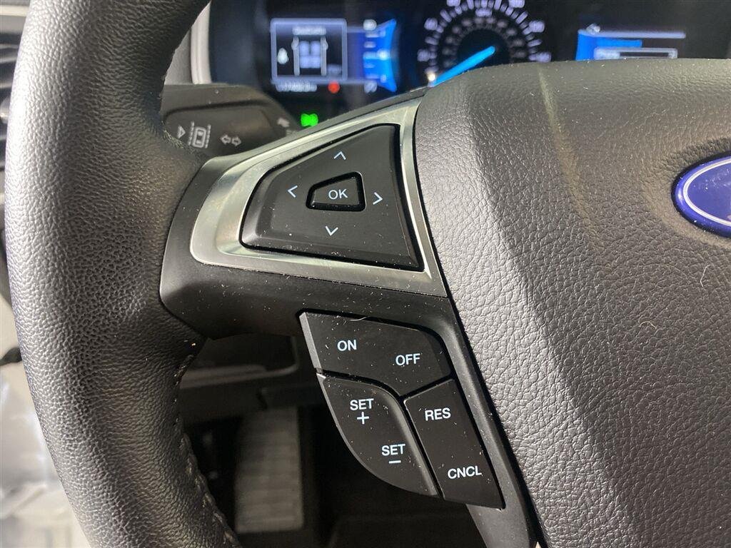 Used 2023 Oxford White Ford SEL image 15